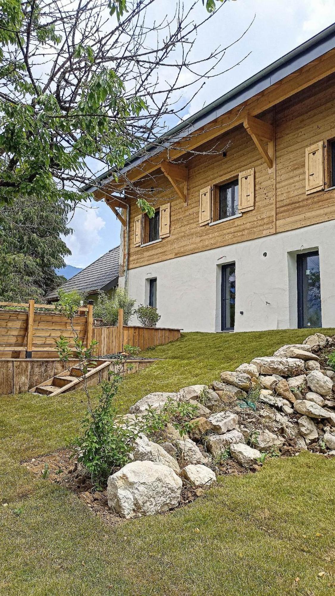 Lathuile La Grange Savoyarde-Spa-Piscine-Proche Lac-Charme-Detente- 3 Etoiles מראה חיצוני תמונה