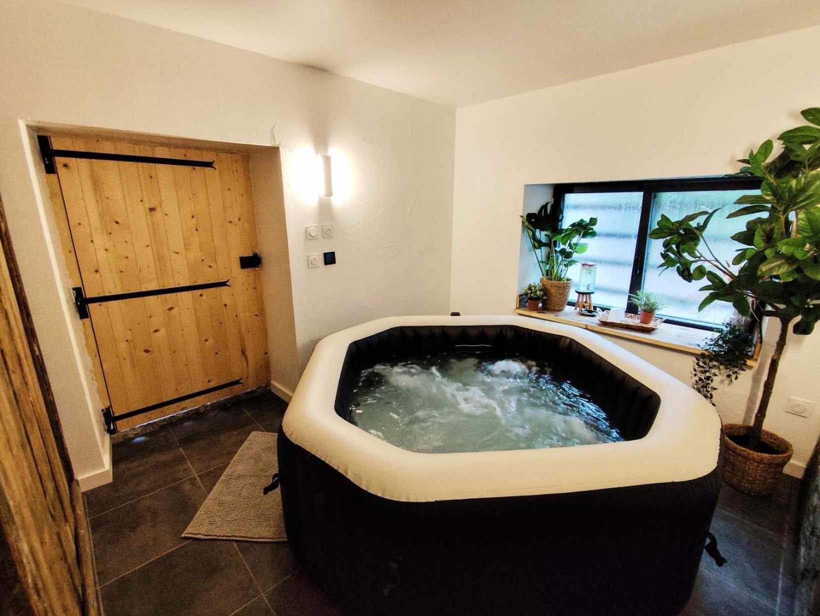 Lathuile La Grange Savoyarde-Spa-Piscine-Proche Lac-Charme-Detente- 3 Etoiles מראה חיצוני תמונה